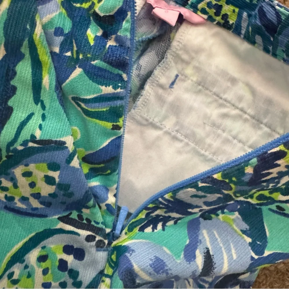 Lilly Pulitzer Blue and Green Floral Patterned shorts - Picture 5 of 7